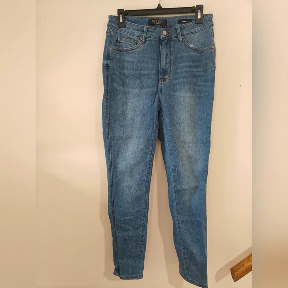 Judy Blue Skinny Fit Light Wash Jeans Size 9 | 29 - Picture 1 of 4